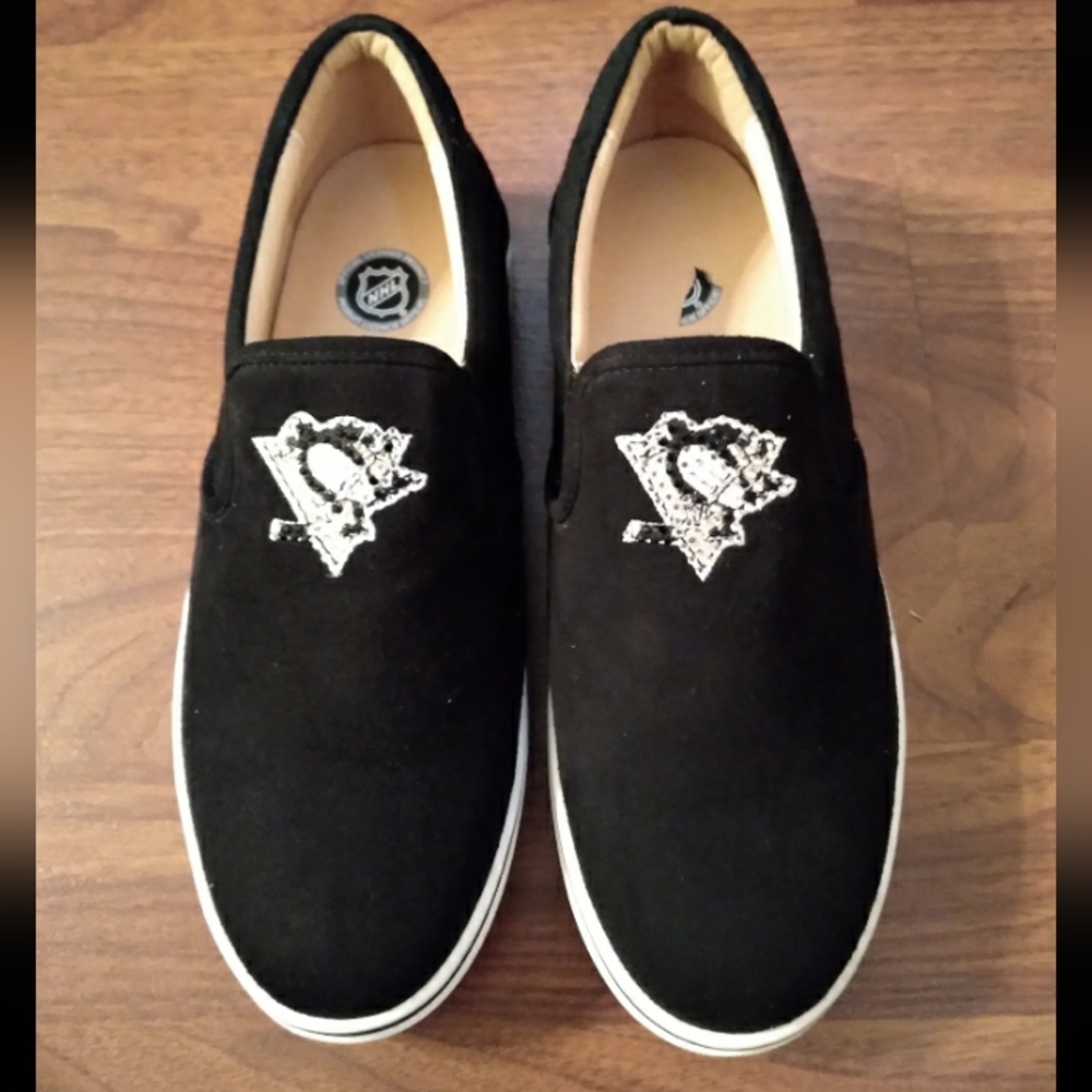 Women's Faux Suede Black Pittsburgh Penquins NHL Shoes,Sz 7, Slip-On Comfort New